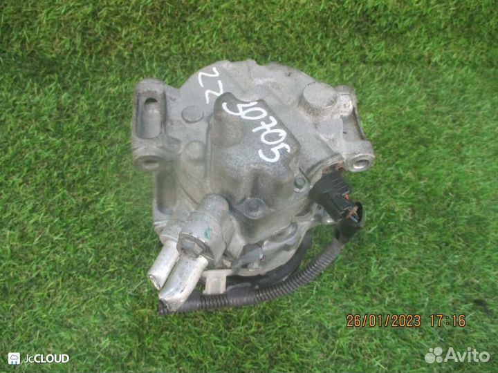 Компрессор кондиционера на toyota isis ZNM10G 1ZZ