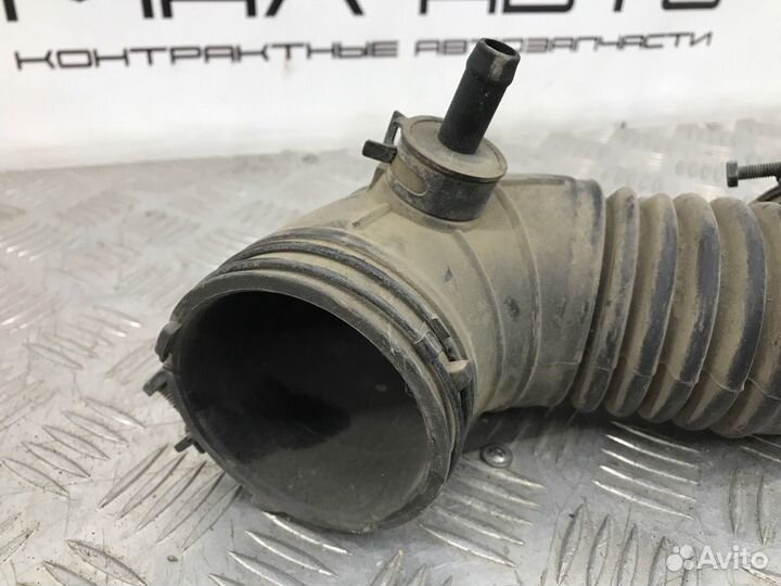 Б/У патрубок воздушного фильтра (трубка, шланг)