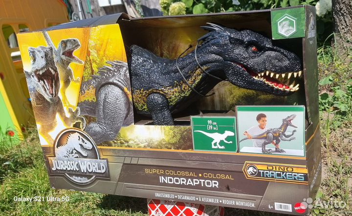Новый динозавр Jurassic World Colossal Indoraptor