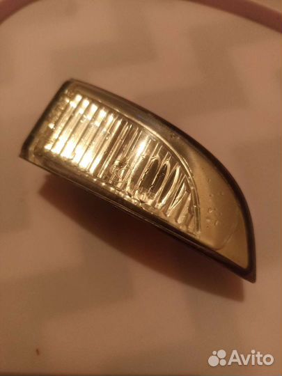 Повторитель поворотника в зеркало (правый) fluence