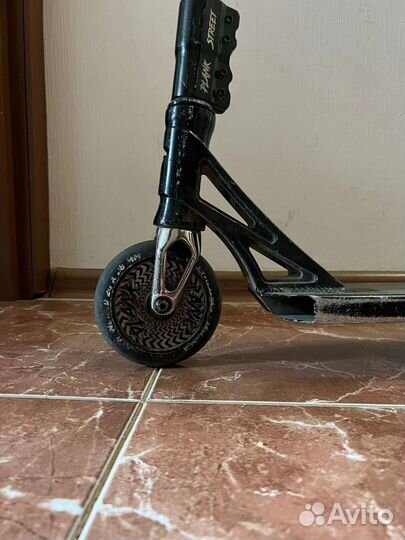 Трюковой самокат plank street