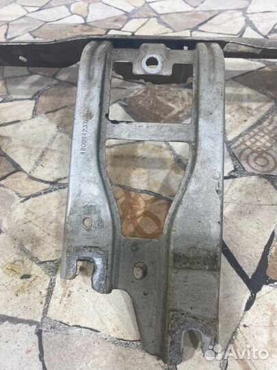 Рамка радиатора Renault Symbol седан 1.4 (K7J700)