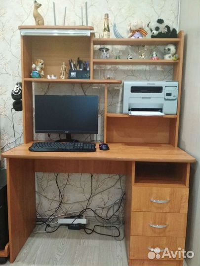 Компьютерный стол