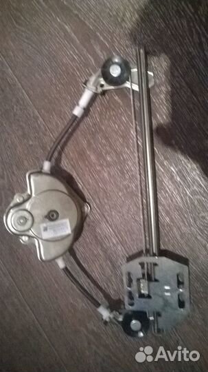 Стеклоподъёмник левой задней двери chevrolet niva