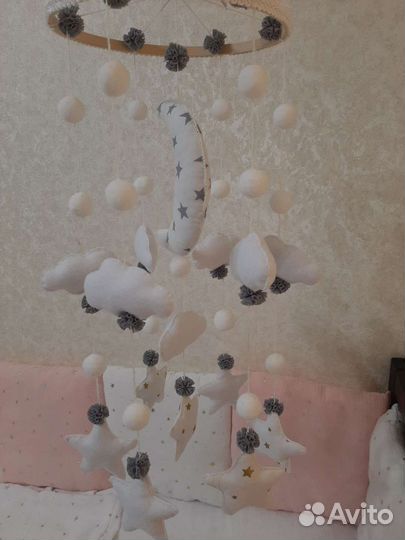 Музыкальный мобиль на детскую кроватку