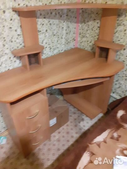 Компьютерный стол