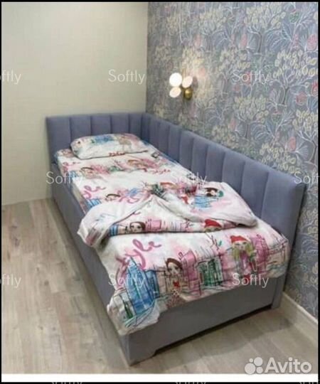 Детская кровать с мягкой спинкой