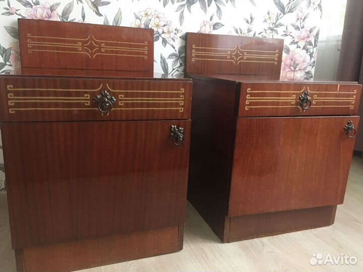 Тумба прикроватная