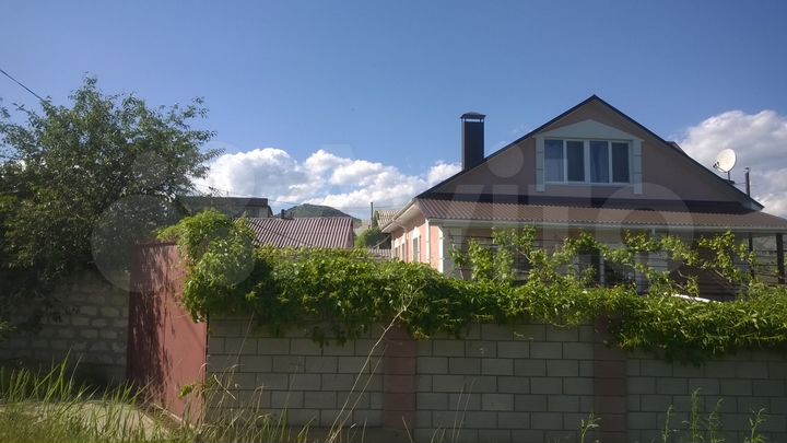 Дом 310 м² на участке 9 сот.