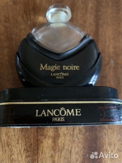 Упаковка и флакон духи Magie noire Parfum