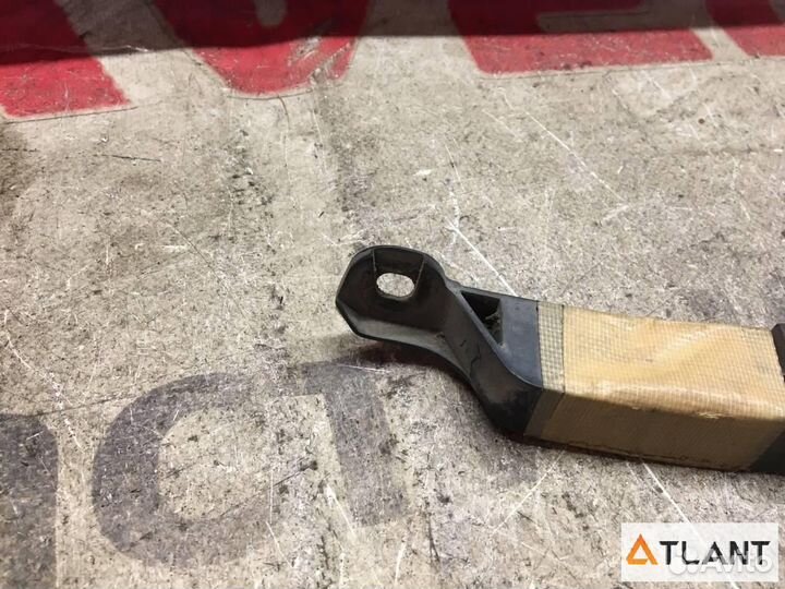 Крепление бампера задняя правая honda inspire