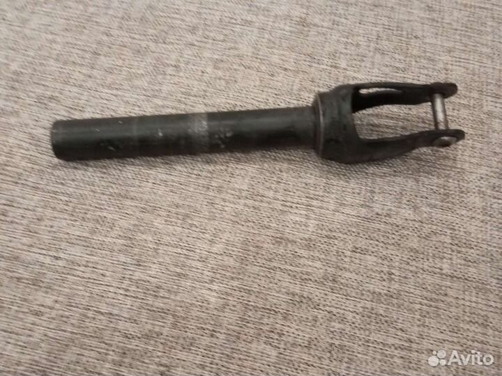 Вилка от трюкового самоката с болтами без трешен