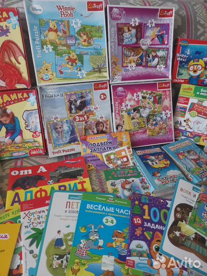 Большая коллекция книг и пазлов