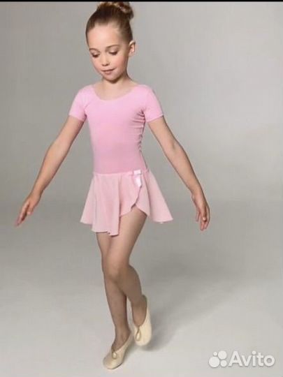 Гимнастический купальник 110-116 + чешки в подарок