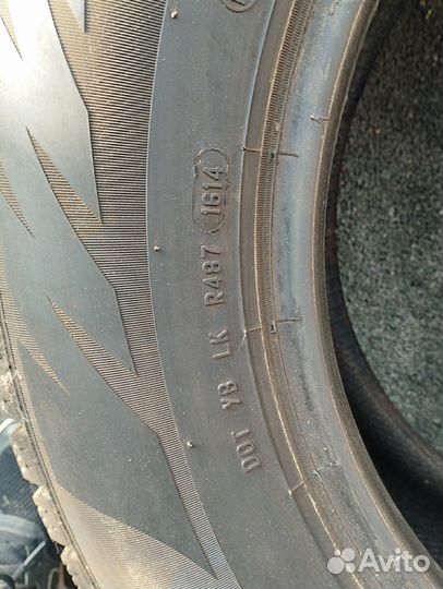 Pirelli Formula Ice 215/65 R16