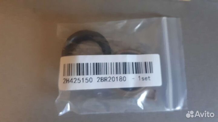 Резиновый вал (нижный) kyocera m2030dn и бушинг