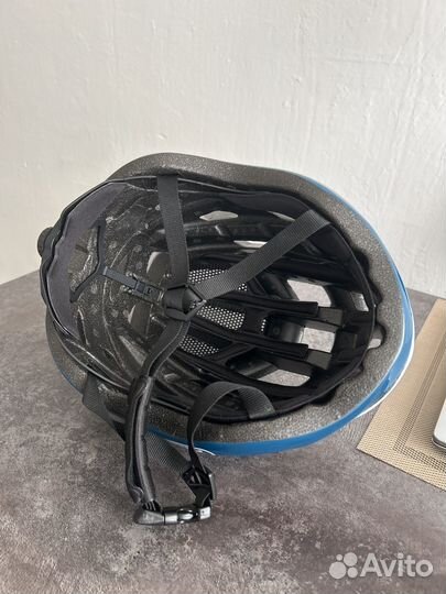 Велосипедный шлем abus