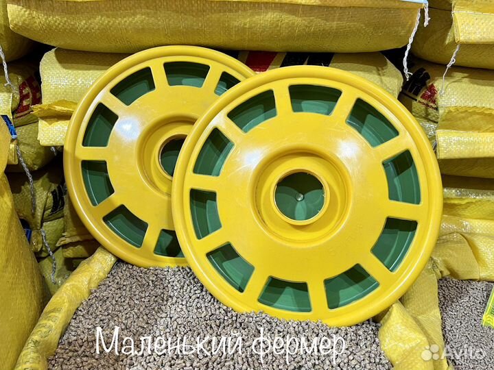 Поилка под бутылку