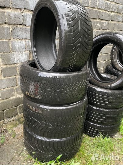 Yokohama BlueEarth RV02 285/35 R21 27