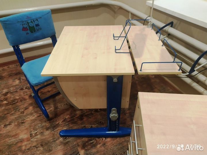 Детская школьная мебель.парта
