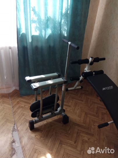 Тренажёр для ног и Гантели Б/У