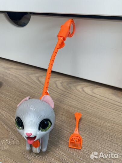 Игрушка шаловливый кот