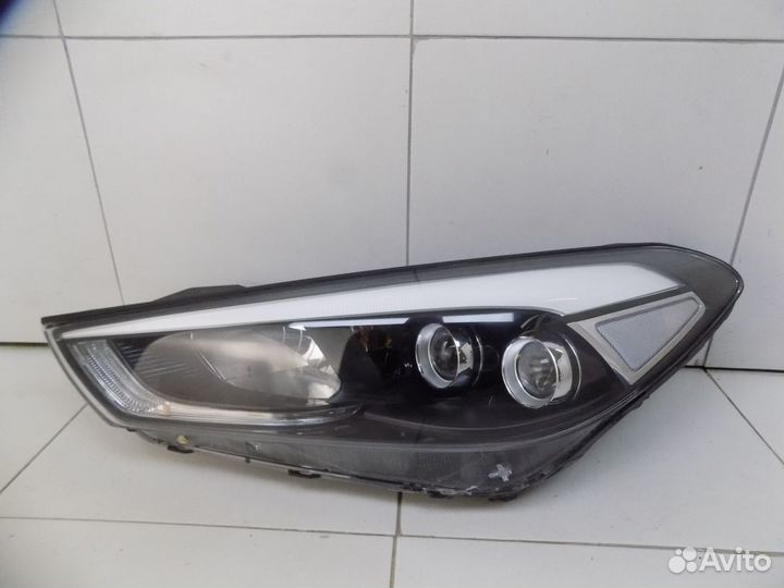 Фара левая Hyundai Tucson