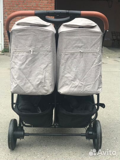 Коляска для двойни Carrello 