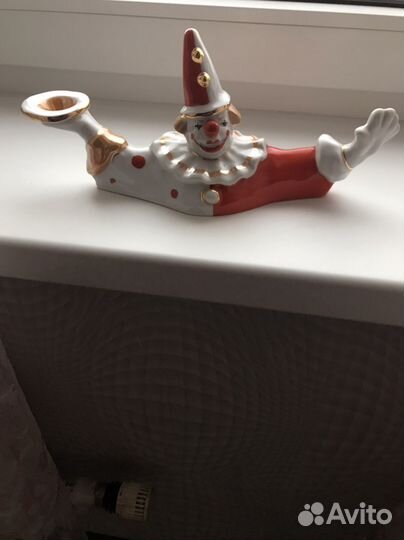 Фарфоровая статуэтка клоун-подсвечник