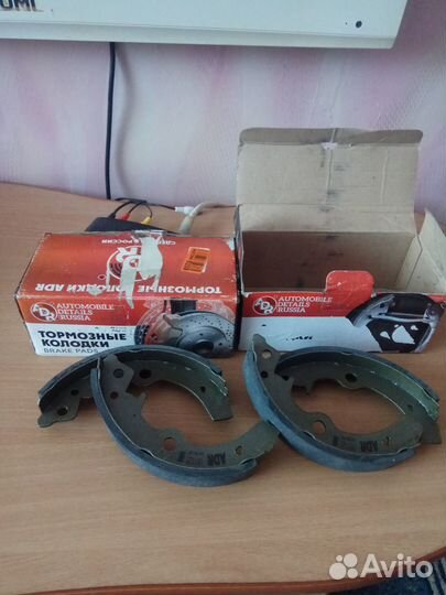 Тросы для руч тормоза и тормоз колодки Ока1111