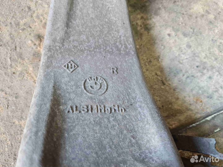 Кулак поворотный правый BMW 5 G30/G31