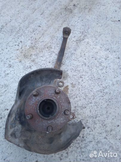 Ступица передняя левая Mercedes-Benz S W220 W220