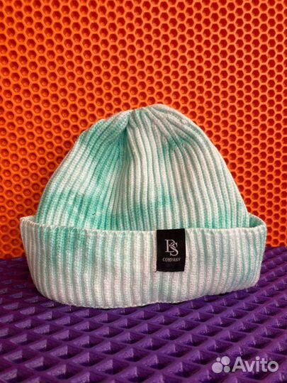 Шапка новая акриловая