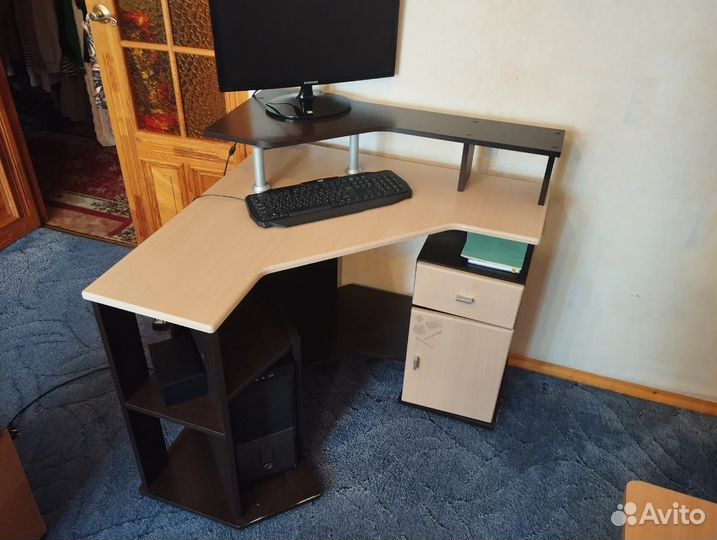 Компьютерный стол 