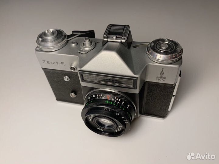 Пленочный фотоаппарат зенит е