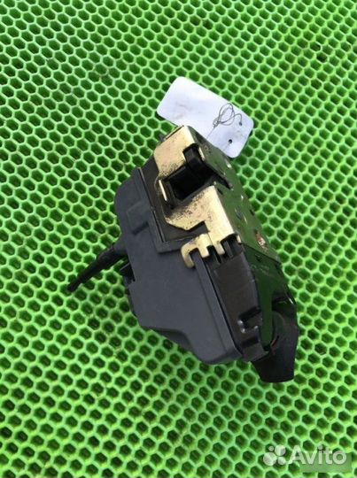 Замок двери передний левый Renault Laguna 2 1.6