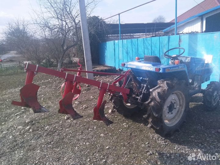 Вспашка земли мини трактором. Покос травы трактор