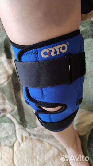 Ортопедический бандаж на колено