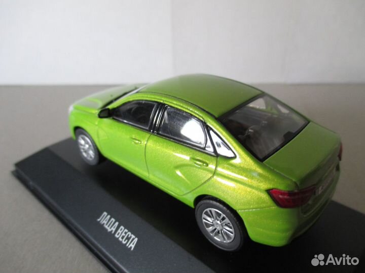 LADA Vesta. Масштабная модель 1:43. DeAgostini №1