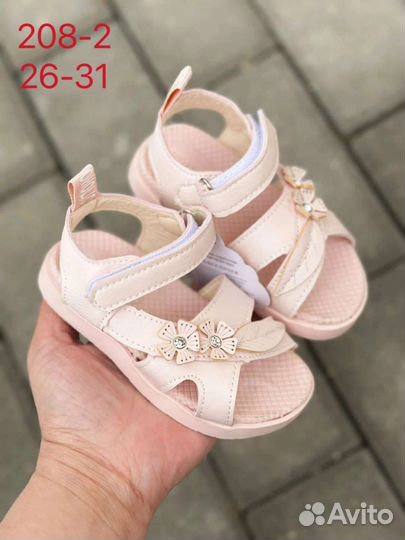 Босоножки для девочки 26 размер новые