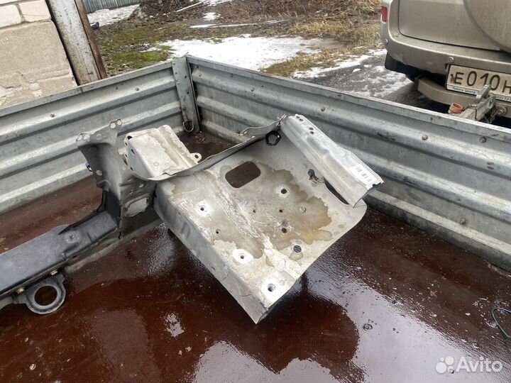 Рамка радиатора Toyota Corolla Sprinter 110