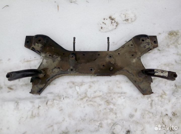 Подрамник Mitsubishi Colt 2004