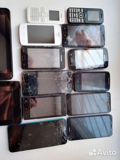 Мобильные телефоны, планшеты