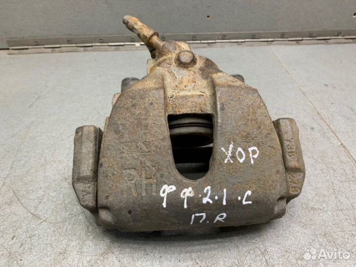 Суппорт передний правый Ford Focus 2 седан 1.6