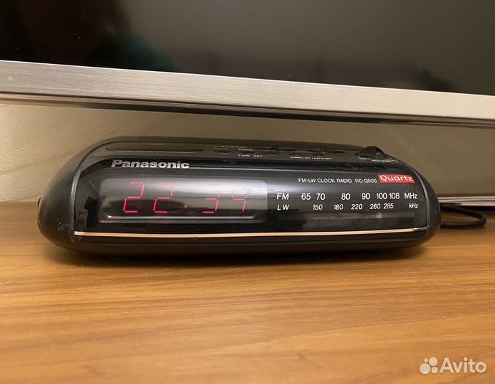 Часы-будильник с радиоприемником