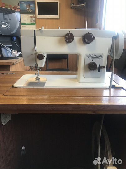 Швейная машина Чайка 143