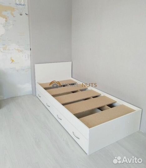 Кровать односпальная с яшиками