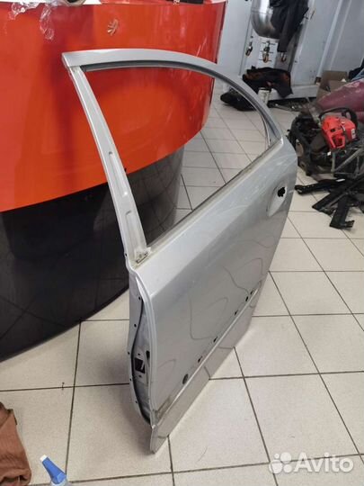 Дверь задняя левая Mercedes w211