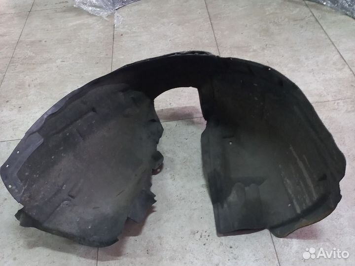 Подкрылок передний правый на Volvo XC60