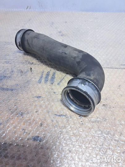 Патрубок интеркулера VW Passat (B6) 2005-2010